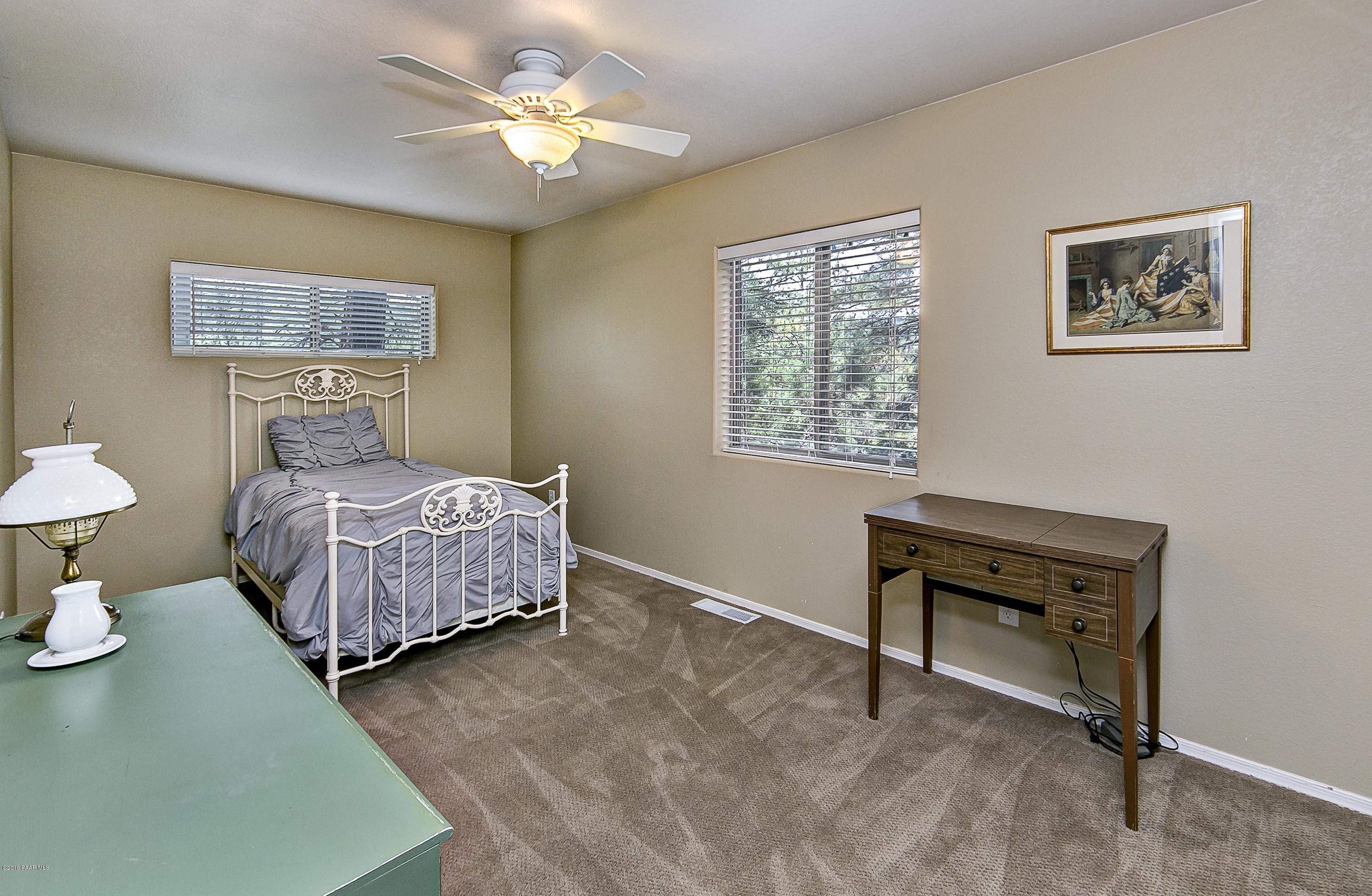 2076 View Point Road Prescott, AZ 86303 - Photo 19 of 25 019_Guest Suite Bedroom