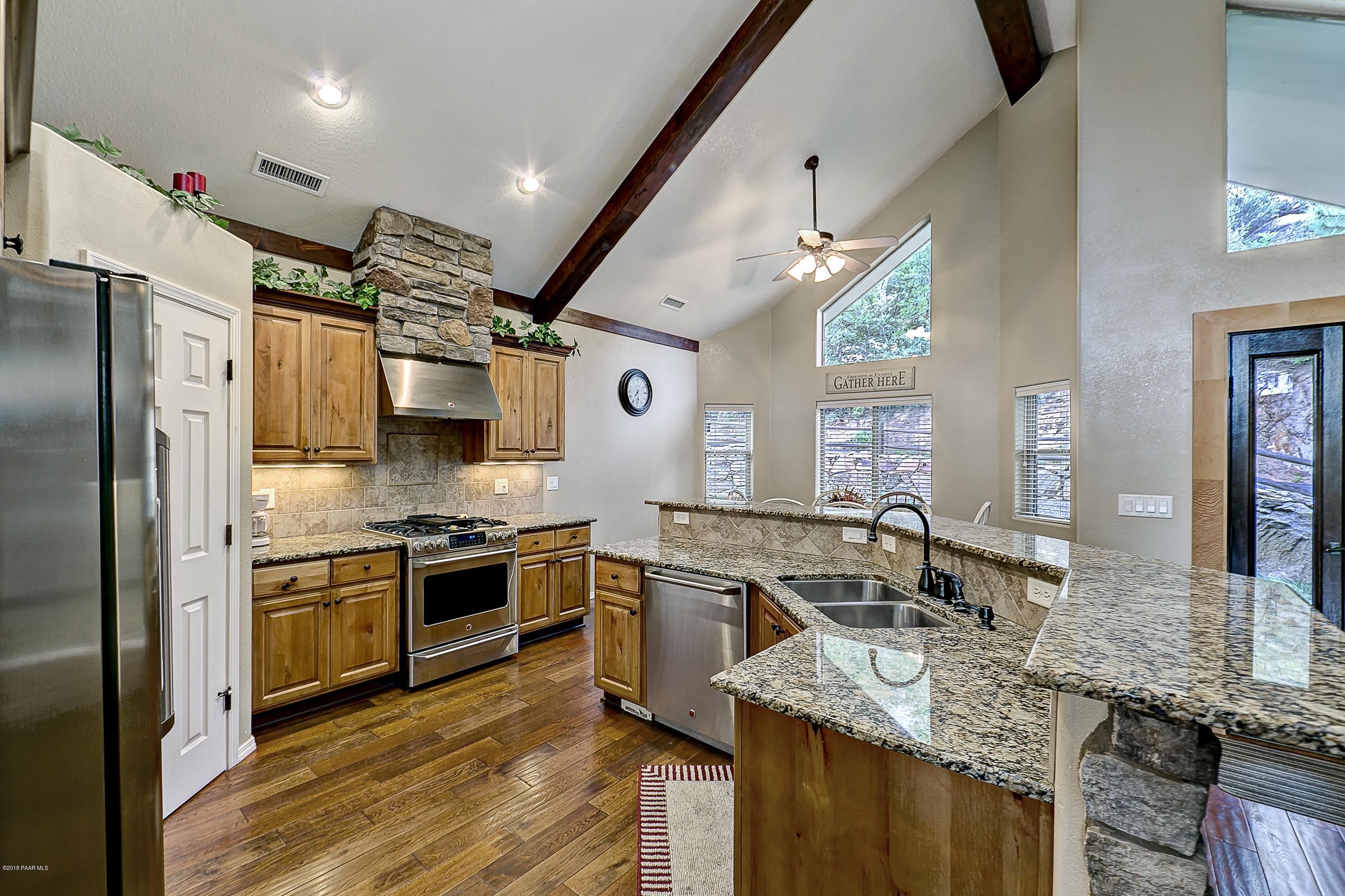 2076 View Point Road Prescott, AZ 86303 - Photo 7 of 25 007_Kitchen