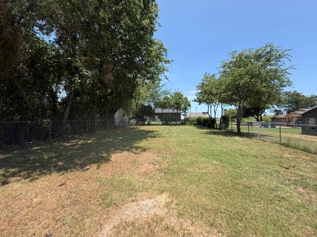 105 2nd Valley View, TX 76272 - Photo 6 of 17