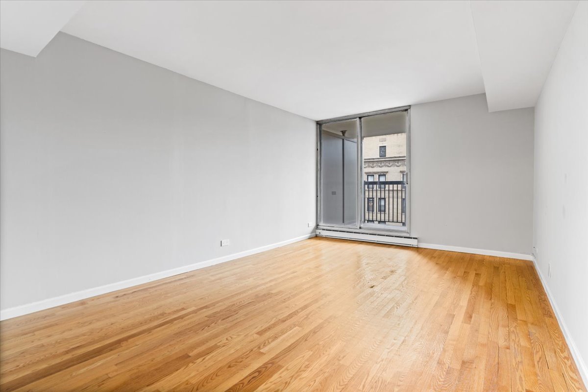 201 East Chestnut Street, Unit 19E Chicago, IL 60611 - Photo 13 of 25