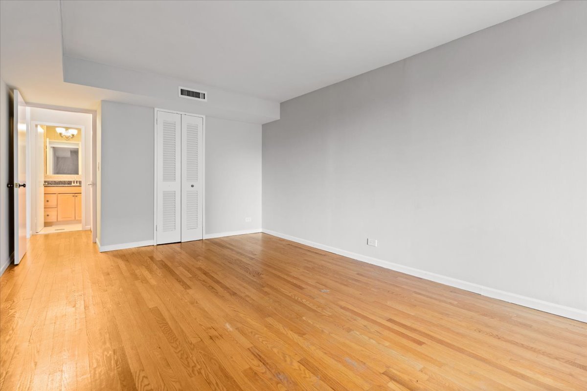 201 East Chestnut Street, Unit 19E Chicago, IL 60611 - Photo 14 of 25