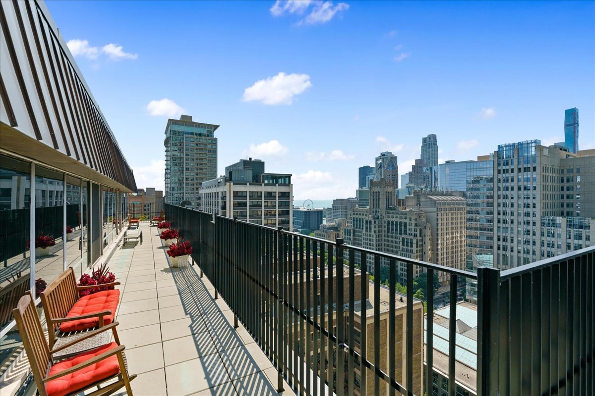 201 East Chestnut Street, Unit 19E Chicago, IL 60611 - Photo 23 of 25