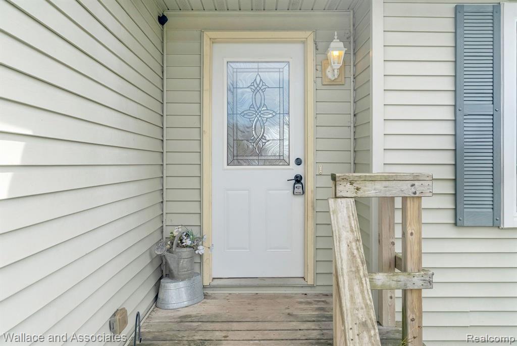 8911 Fisher Road Avoca, MI 48006 - Photo 5 of 35