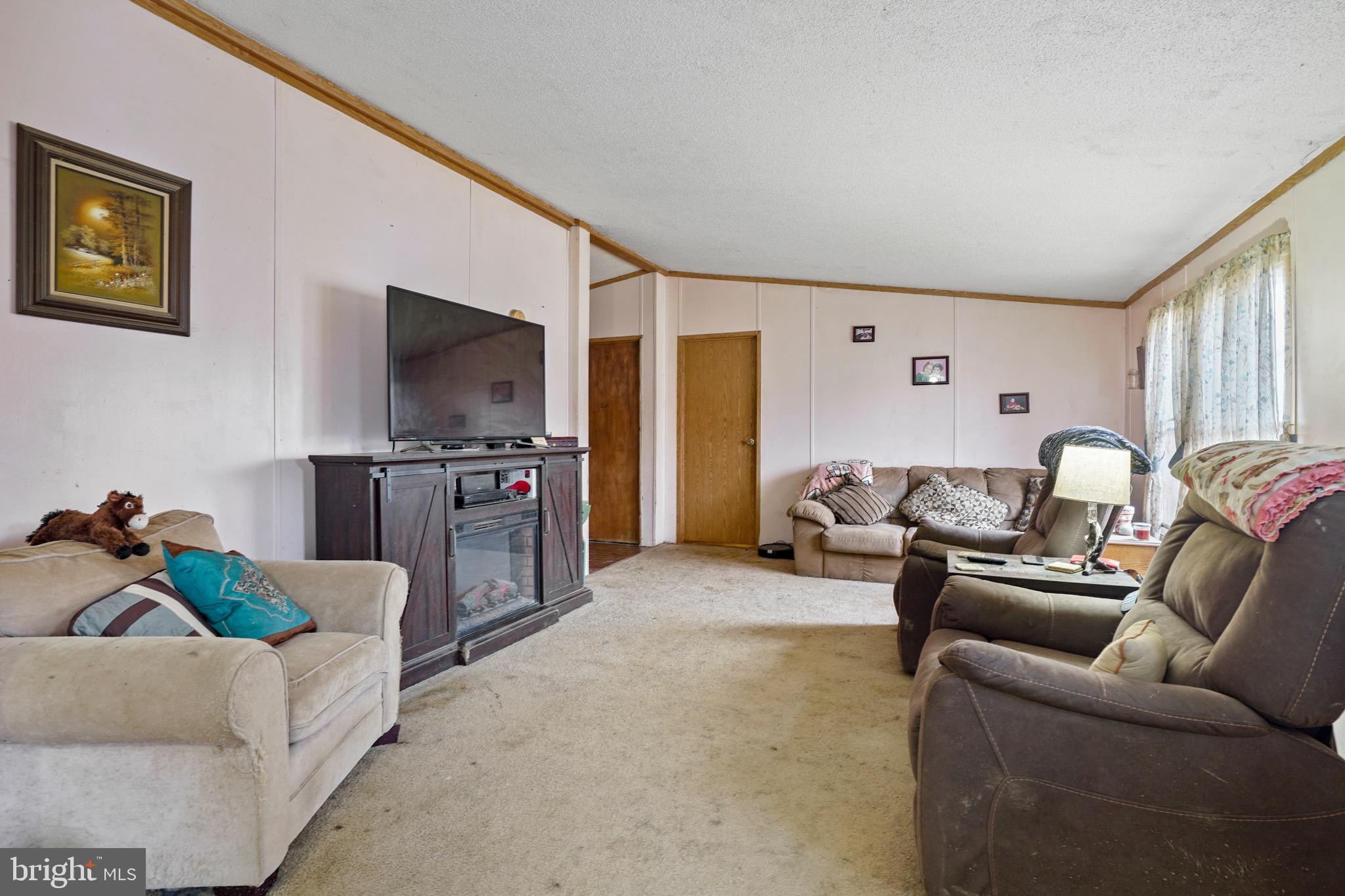 348 Bloody Spring Road Bernville, PA 19506 - Photo 5 of 23 Living Room
