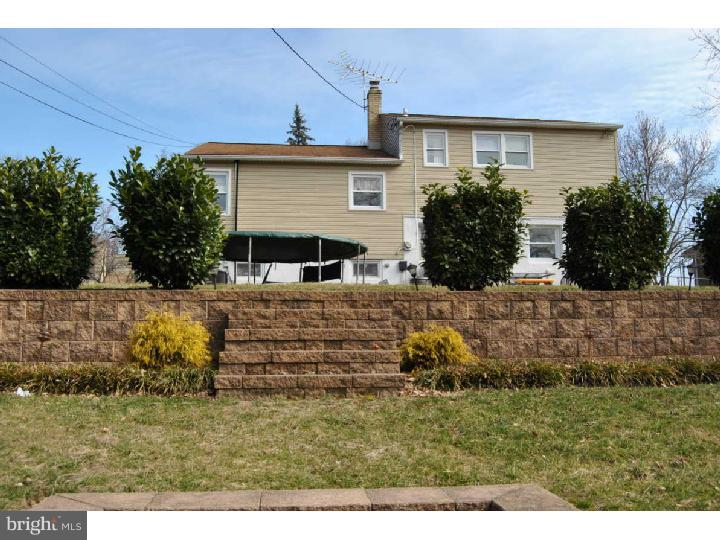 304 Heathcliffe Road Huntingdon Valley, PA 19006 - Photo 21 of 24 Exterior Back