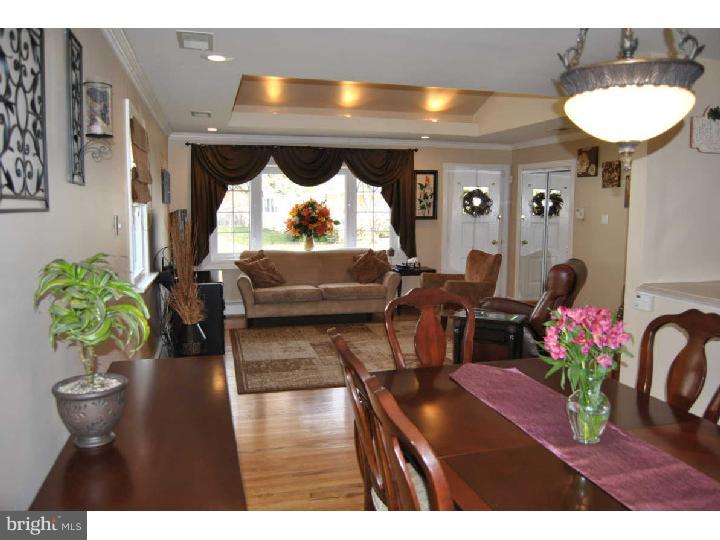 304 Heathcliffe Road Huntingdon Valley, PA 19006 - Photo 4 of 24 Dining Room