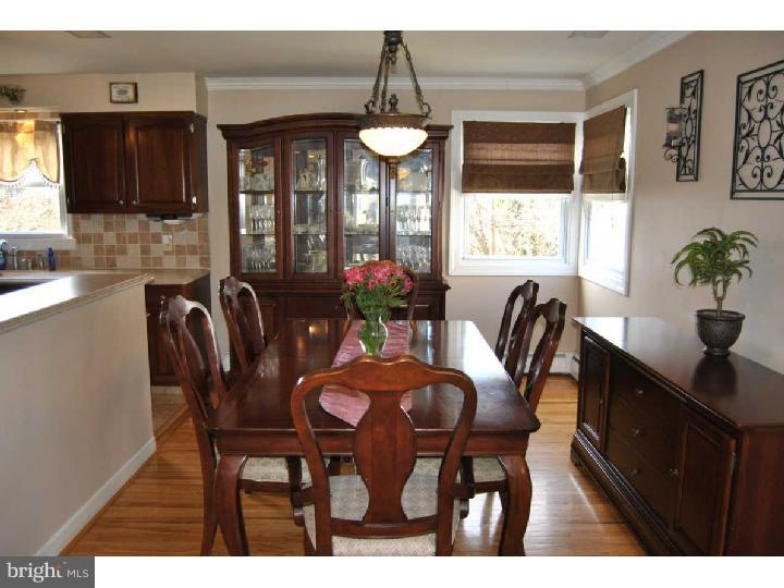 304 Heathcliffe Road Huntingdon Valley, PA 19006 - Photo 5 of 24 Dining Room