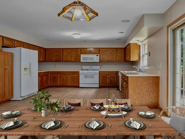 $339,900 | 1858 David Avenue, Joliet, IL 60433