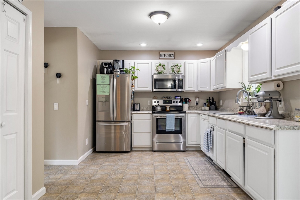 84 Baptist Common Road Templeton, MA 01468 - Photo 11 of 36