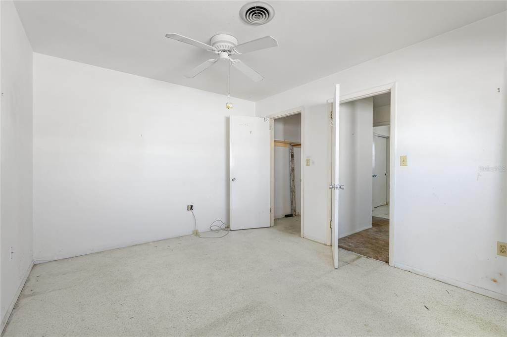 612 Center Road Venice, FL 34293 - Photo 15 of 28 Gallery Image 15