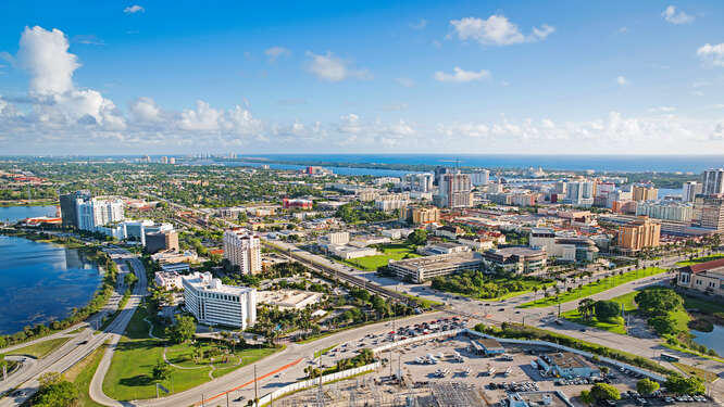 1640 Presidential Way, Unit 501 West Palm Beach, FL 33401 - Photo 12 of 36 a view of a city