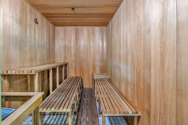 $5,000 | 1640 Presidential Way, Unit 501, West Palm Beach, FL 33401