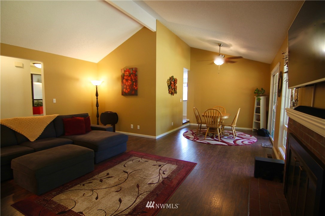 14411 150th Avenue Southeast Renton, WA 98059 - Photo 11 of 21