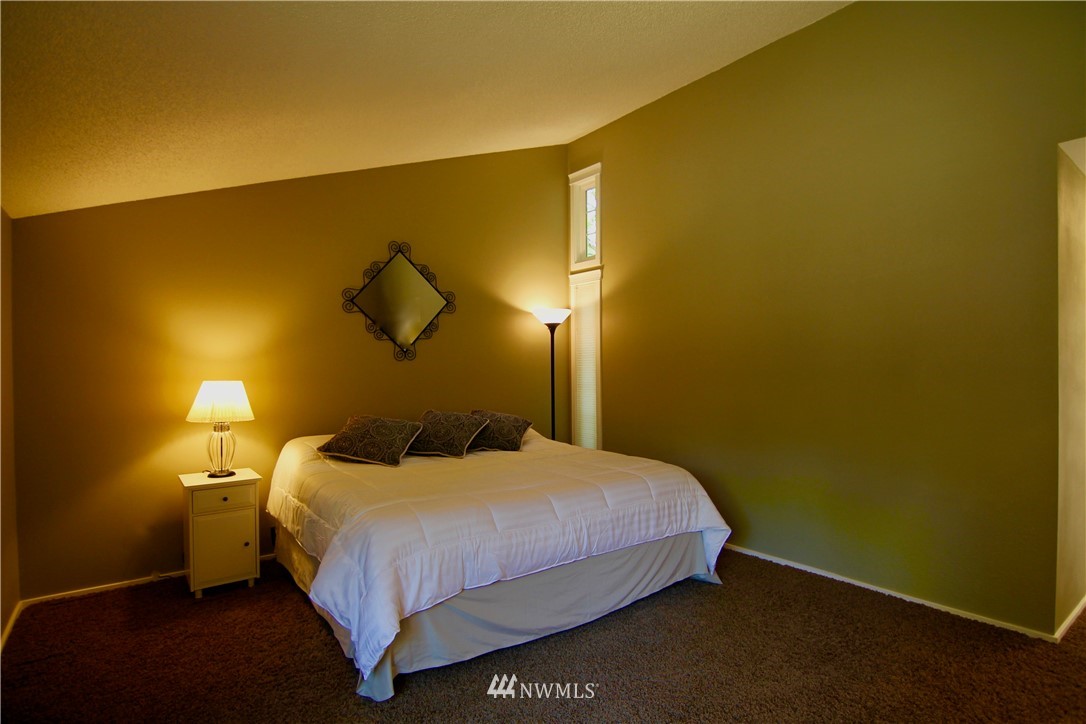 14411 150th Avenue Southeast Renton, WA 98059 - Photo 12 of 21