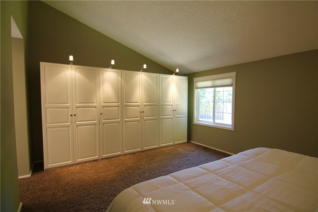 14411 150th Avenue Southeast Renton, WA 98059 - Photo 13 of 21