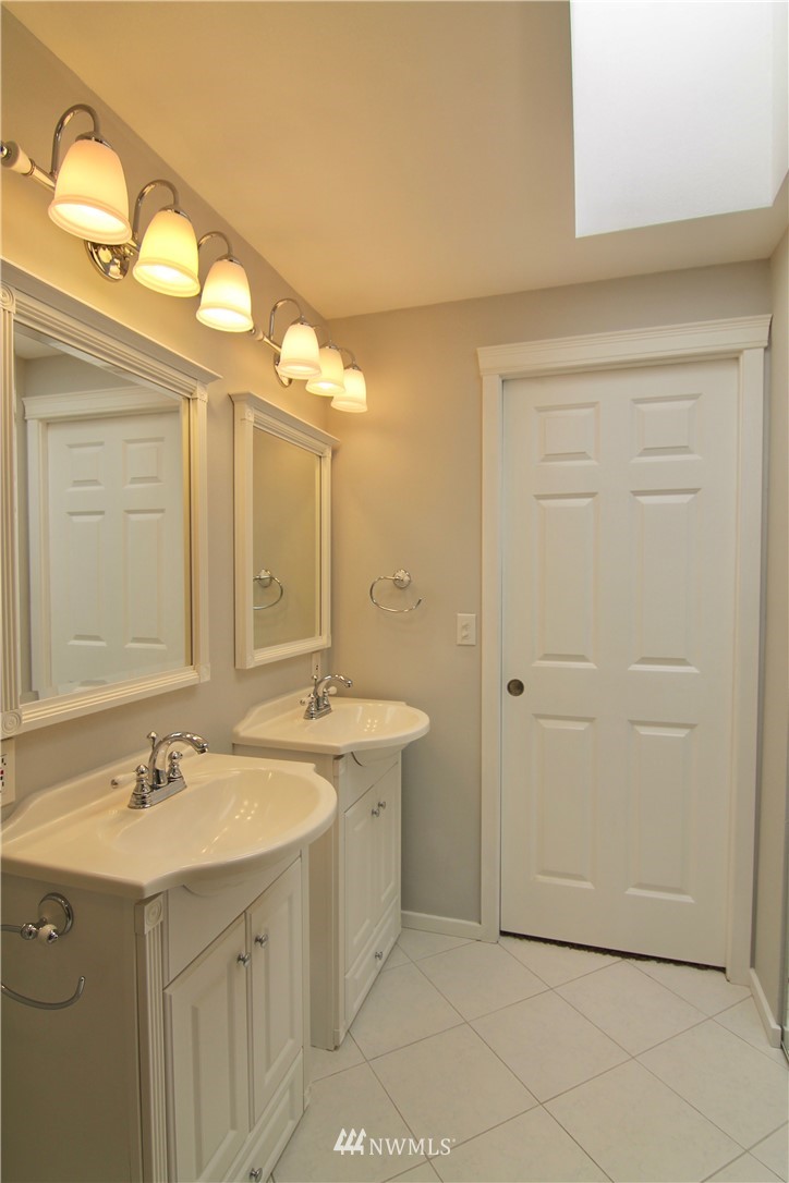 14411 150th Avenue Southeast Renton, WA 98059 - Photo 14 of 21