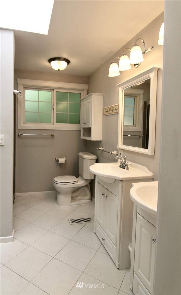 14411 150th Avenue Southeast Renton, WA 98059 - Photo 15 of 21