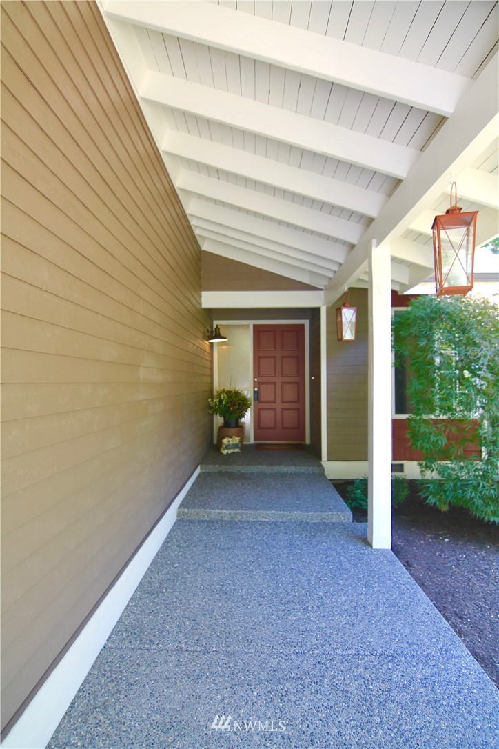 14411 150th Avenue Southeast Renton, WA 98059 - Photo 4 of 21