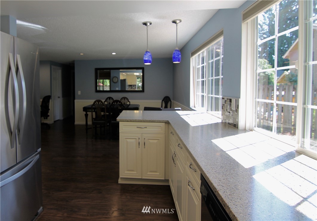 14411 150th Avenue Southeast Renton, WA 98059 - Photo 6 of 21