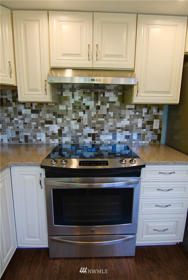 14411 150th Avenue Southeast Renton, WA 98059 - Photo 7 of 21