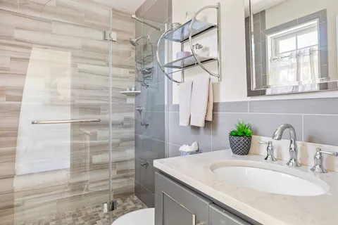 94 Willow Street, Southampton, NY 11968