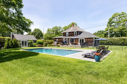 94 Willow Street, Southampton, NY 11968