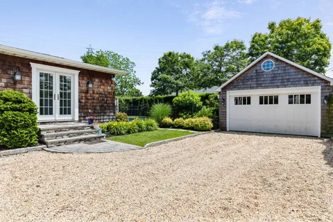 94 Willow Street, Southampton, NY 11968