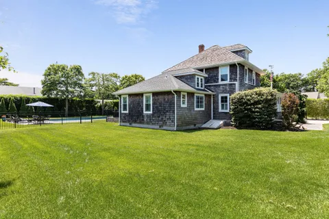 94 Willow Street, Southampton, NY 11968