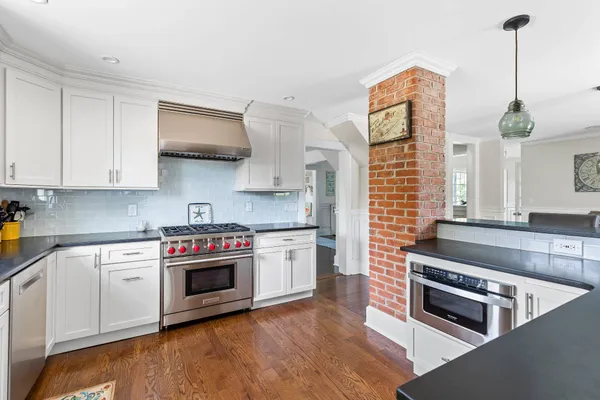 $75,000 | 94 Willow Street, Southampton, NY 11968