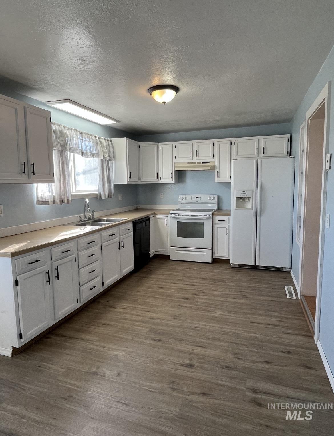 503 Stevens Avenue Filer, ID 83328 - Photo 3 of 13