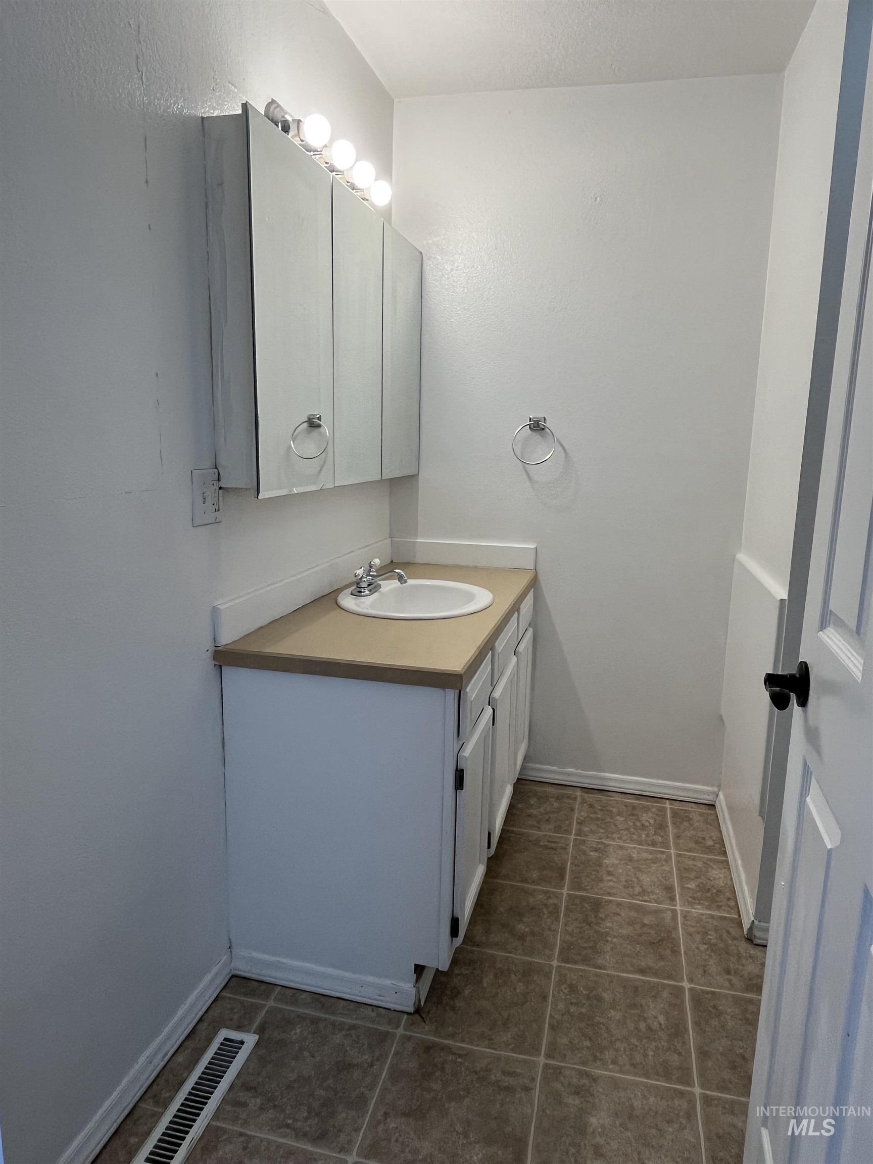 503 Stevens Avenue Filer, ID 83328 - Photo 8 of 13