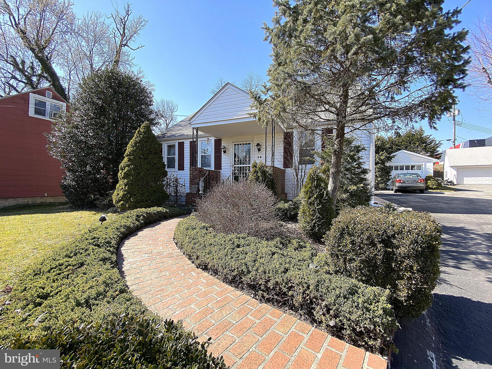 24 Village Road Baltimore, MD 21208 - Photo 1 of 83 Gallery Image 1