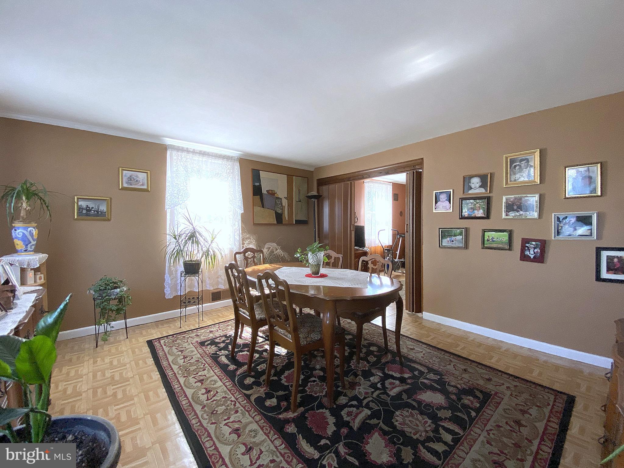 24 Village Road Baltimore, MD 21208 - Photo 4 of 83 Gallery Image 4