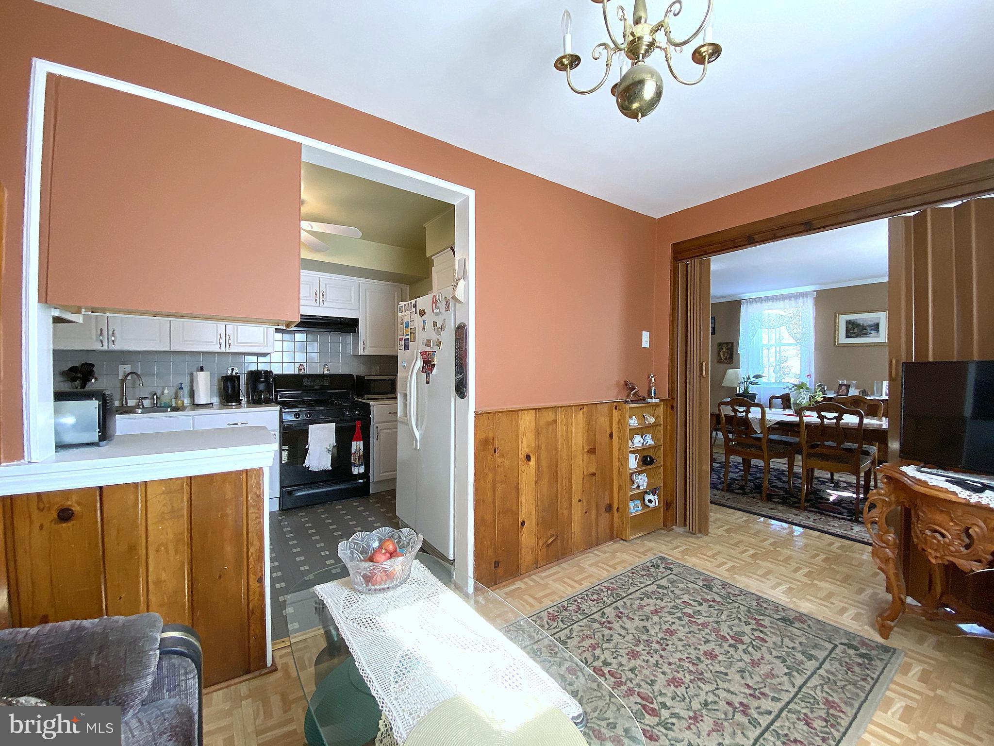24 Village Road Baltimore, MD 21208 - Photo 9 of 83 Gallery Image 9