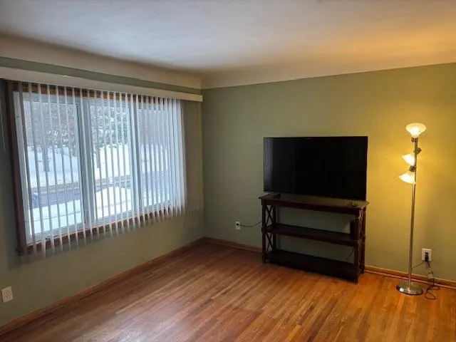 $320,000 | 6241 50th Street North, Oakdale, MN 55128