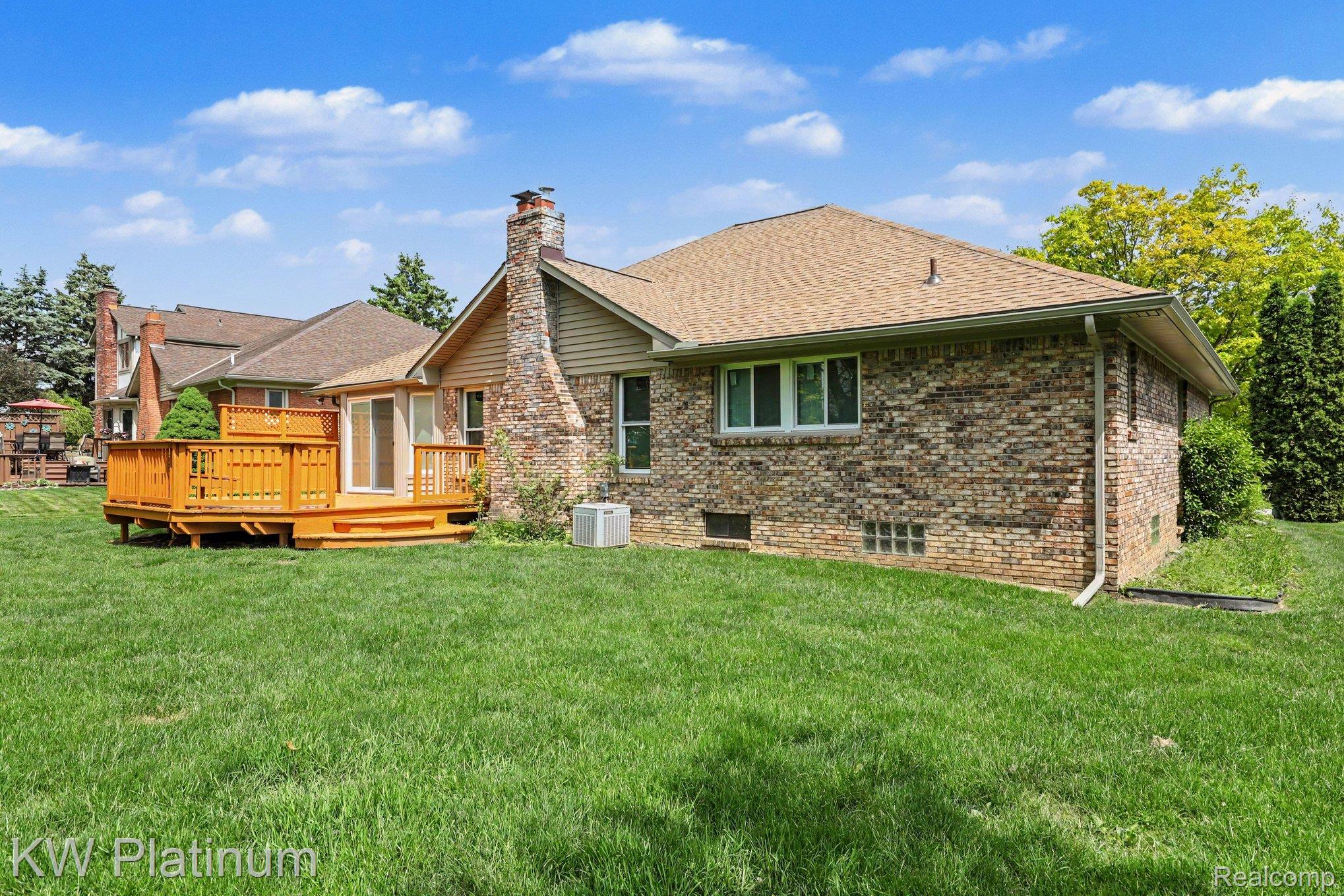 1614 Crestline Lane Rochester, MI 48307 - Photo 25 of 31 027_file_7396.jpg
