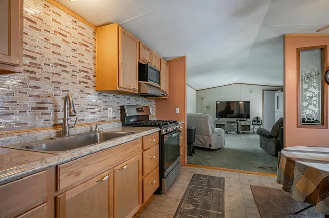 $170,000 | 139 Rockingham Road, Unit 21, Derry, NH 03038