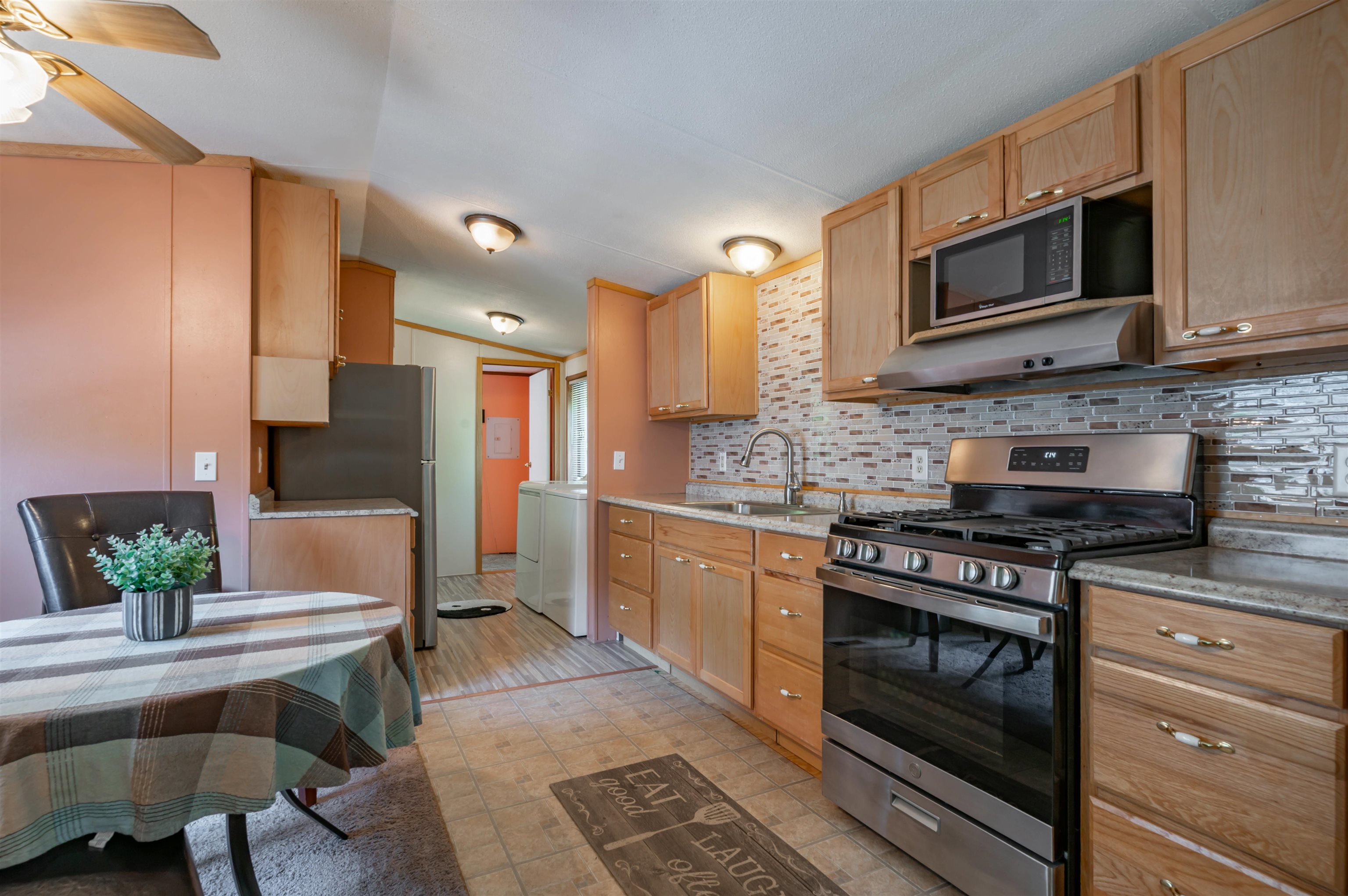 139 Rockingham Road, Unit 21 Derry, NH 03038 - Photo 20 of 35