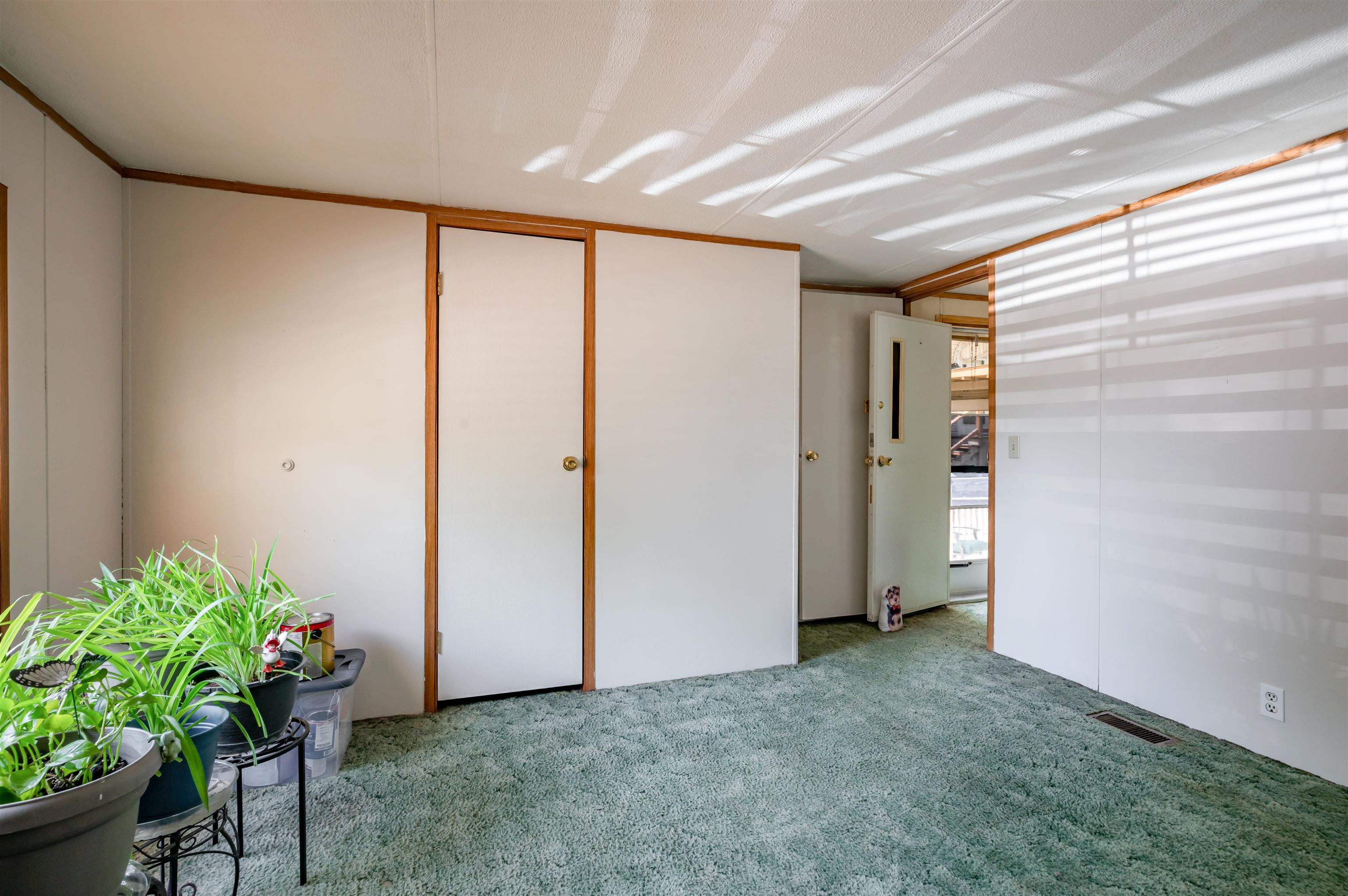 139 Rockingham Road, Unit 21 Derry, NH 03038 - Photo 29 of 35