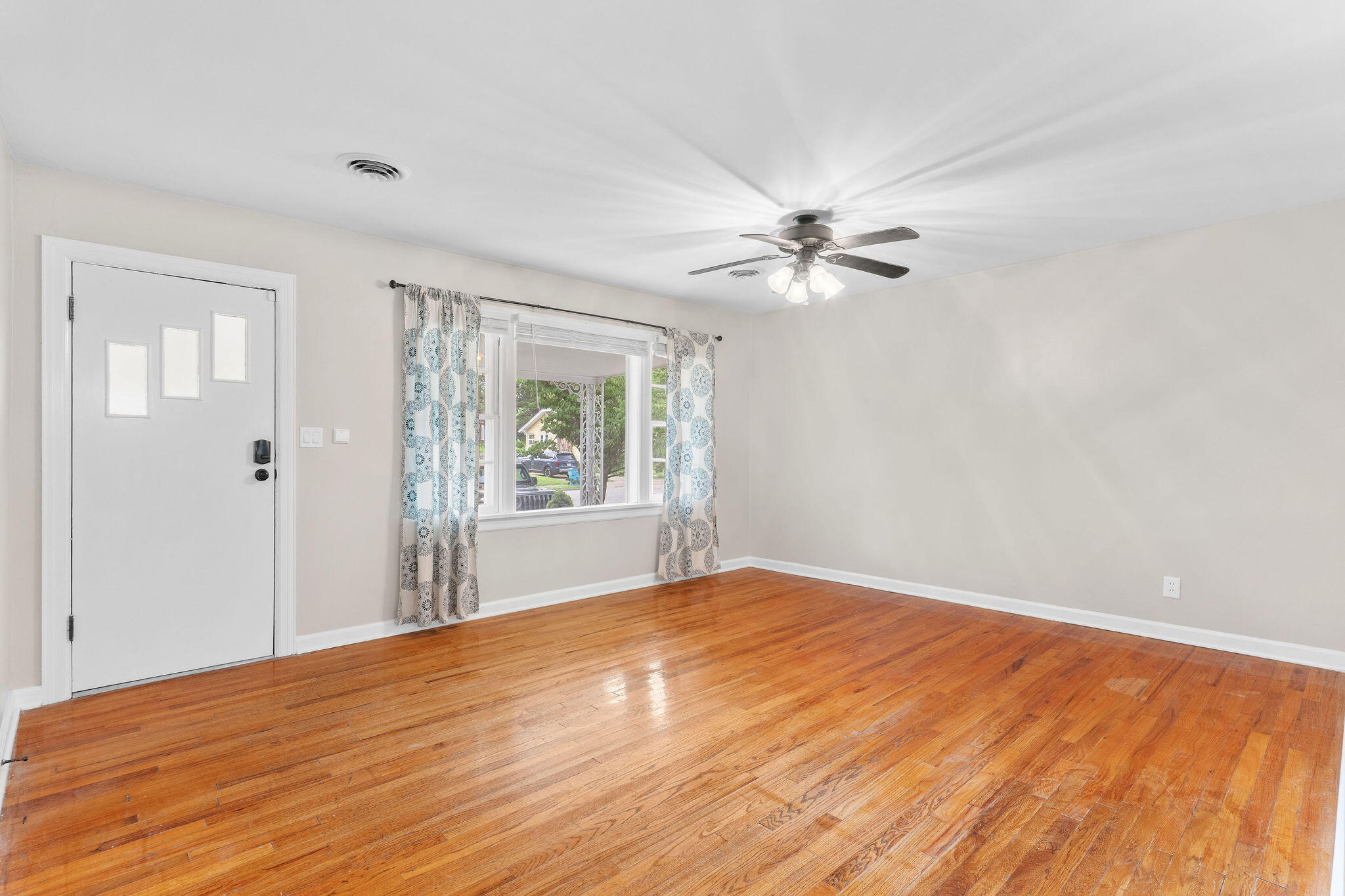 1328 East University Street Springfield, MO 65804 - Photo 6 of 23 FrameandFocus_WEBorMLS-6-2