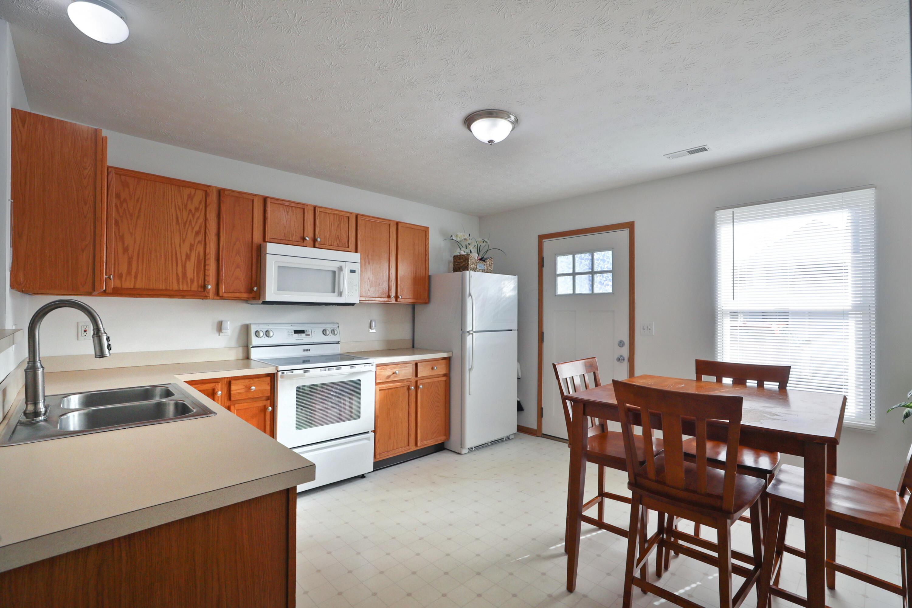 1832 Village Ridge Lane Columbus, OH 43219 - Photo 12 of 42 1832-VillageRidge-12