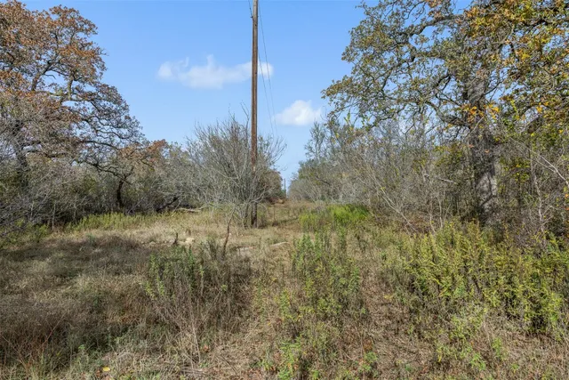 $129,999 | 970 Bugtussle Lane, Luling, TX 78648