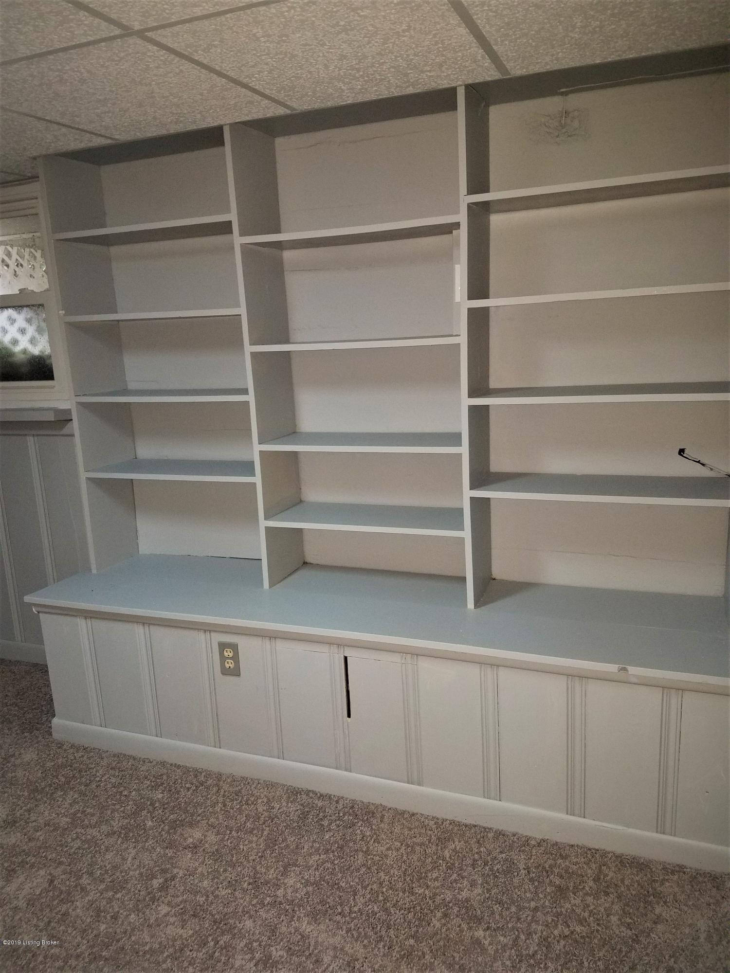 7710 Crestline Road Louisville, KY 40214 - Photo 26 of 34 Crestline LL book cases
