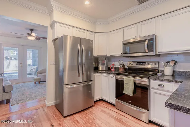 $4,200 | 214 Hopkins Street, Neptune Beach, FL 32266