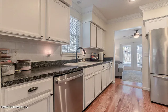 $4,200 | 214 Hopkins Street, Neptune Beach, FL 32266