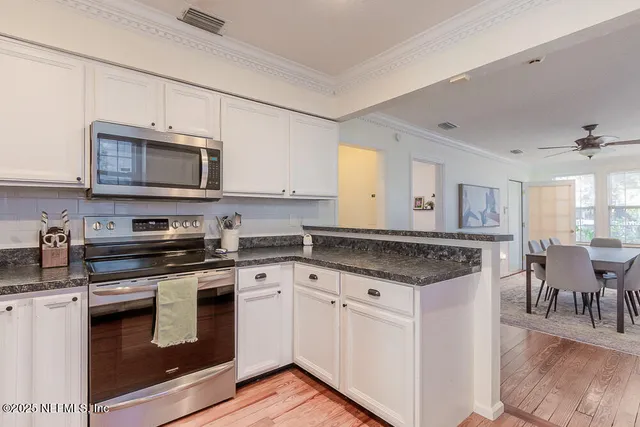 $4,200 | 214 Hopkins Street, Neptune Beach, FL 32266