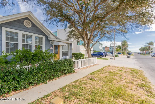 $4,200 | 214 Hopkins Street, Neptune Beach, FL 32266