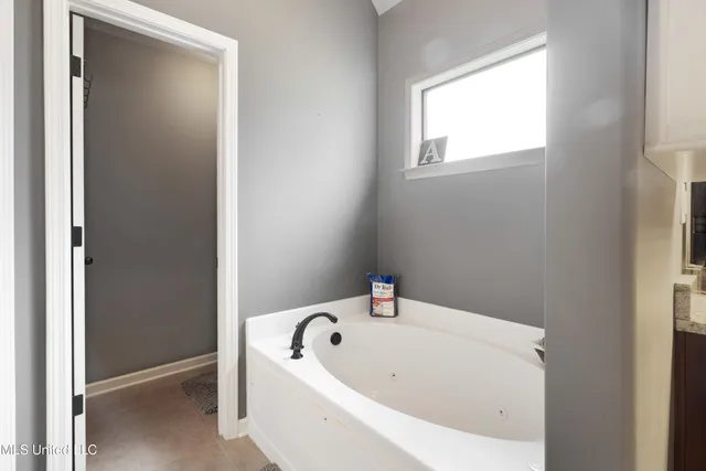 $359,900 | 67 Shady Ln Cove, Hernando, MS 38632