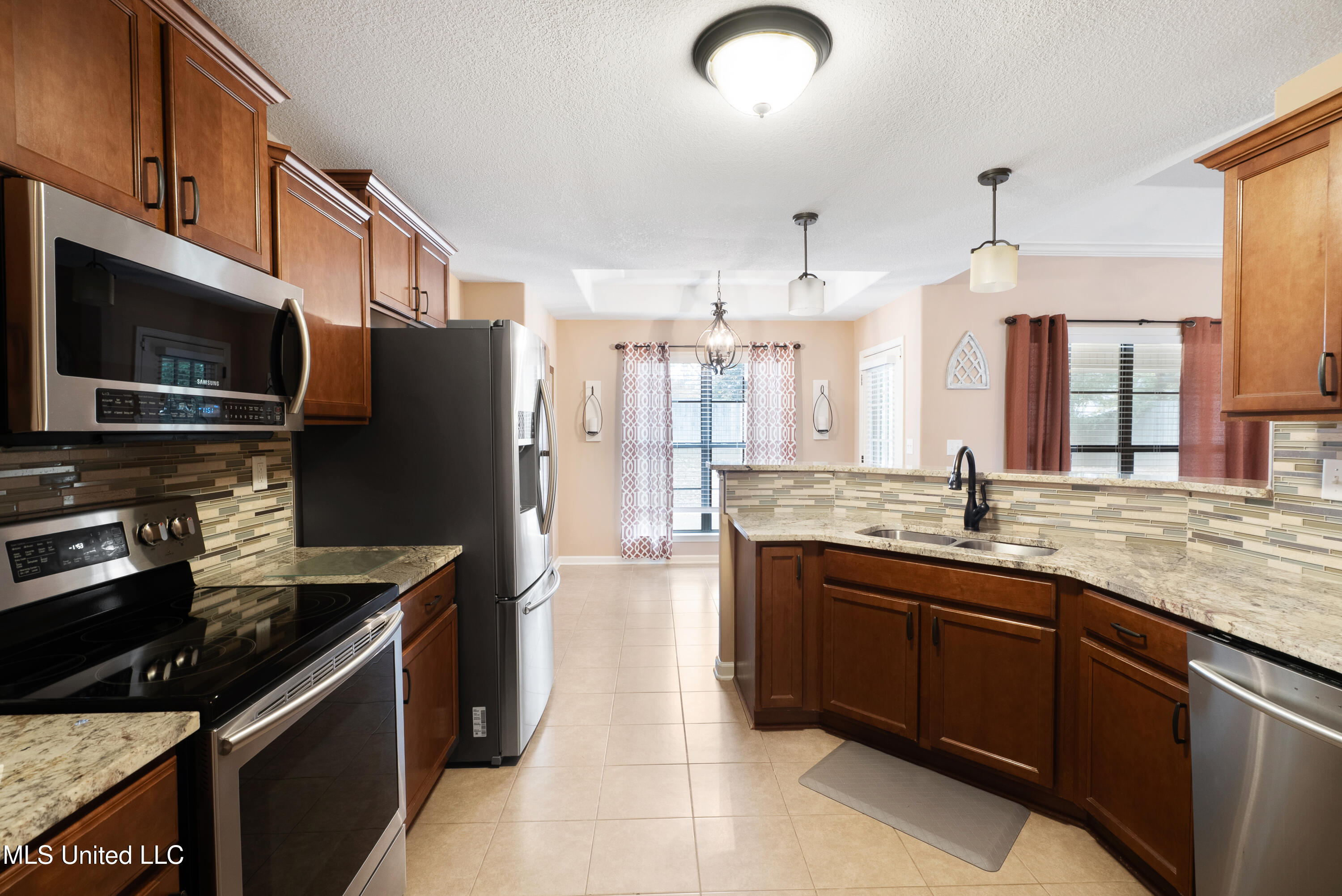 67 Shady Ln Cove Hernando, MS 38632 - Photo 6 of 23 Kitchen