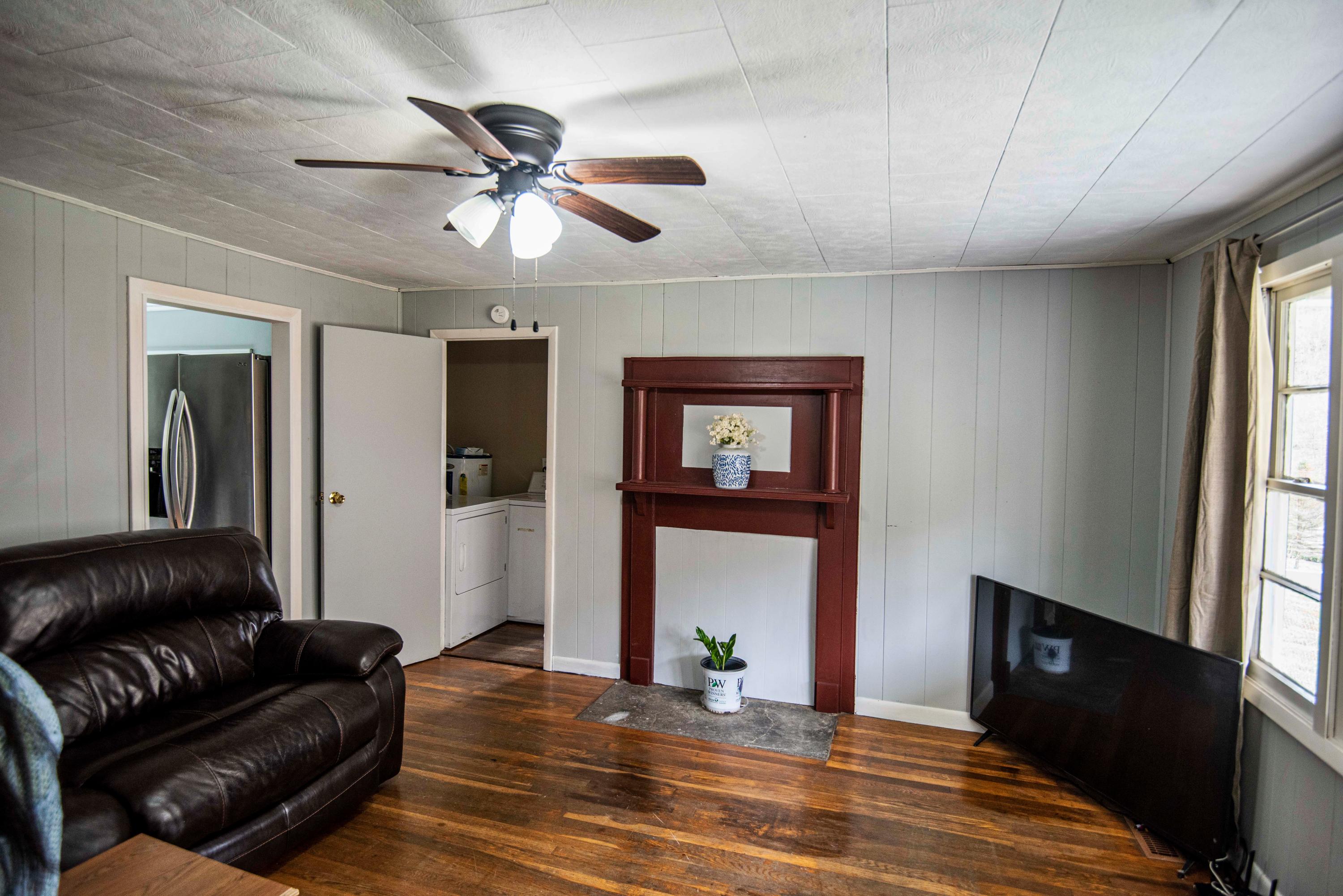 2282 Fairview Road Duffield, VA 24244 - Photo 3 of 42 3